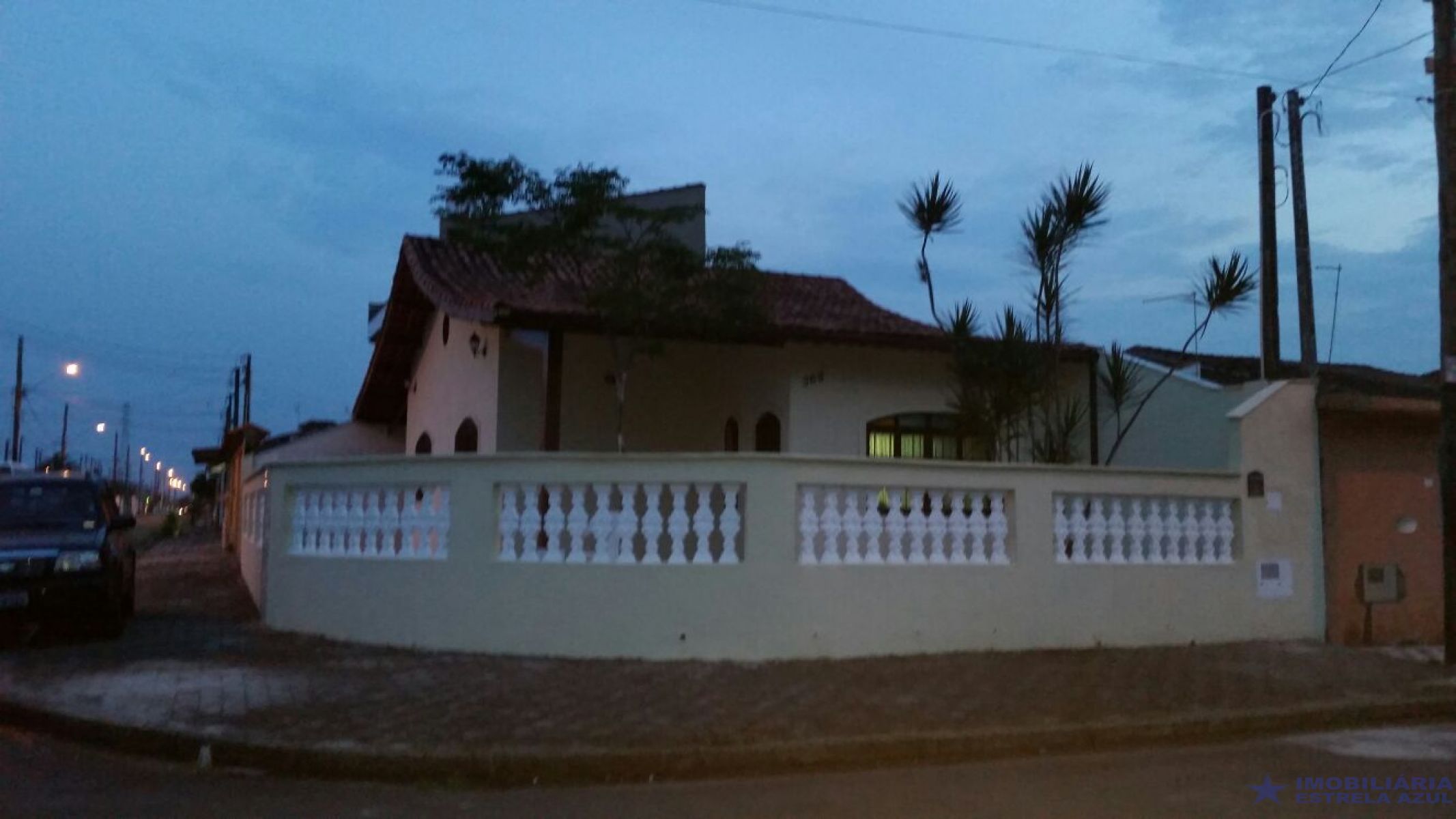 Casa para venda no bairro Alvarenga  em Mongaguá