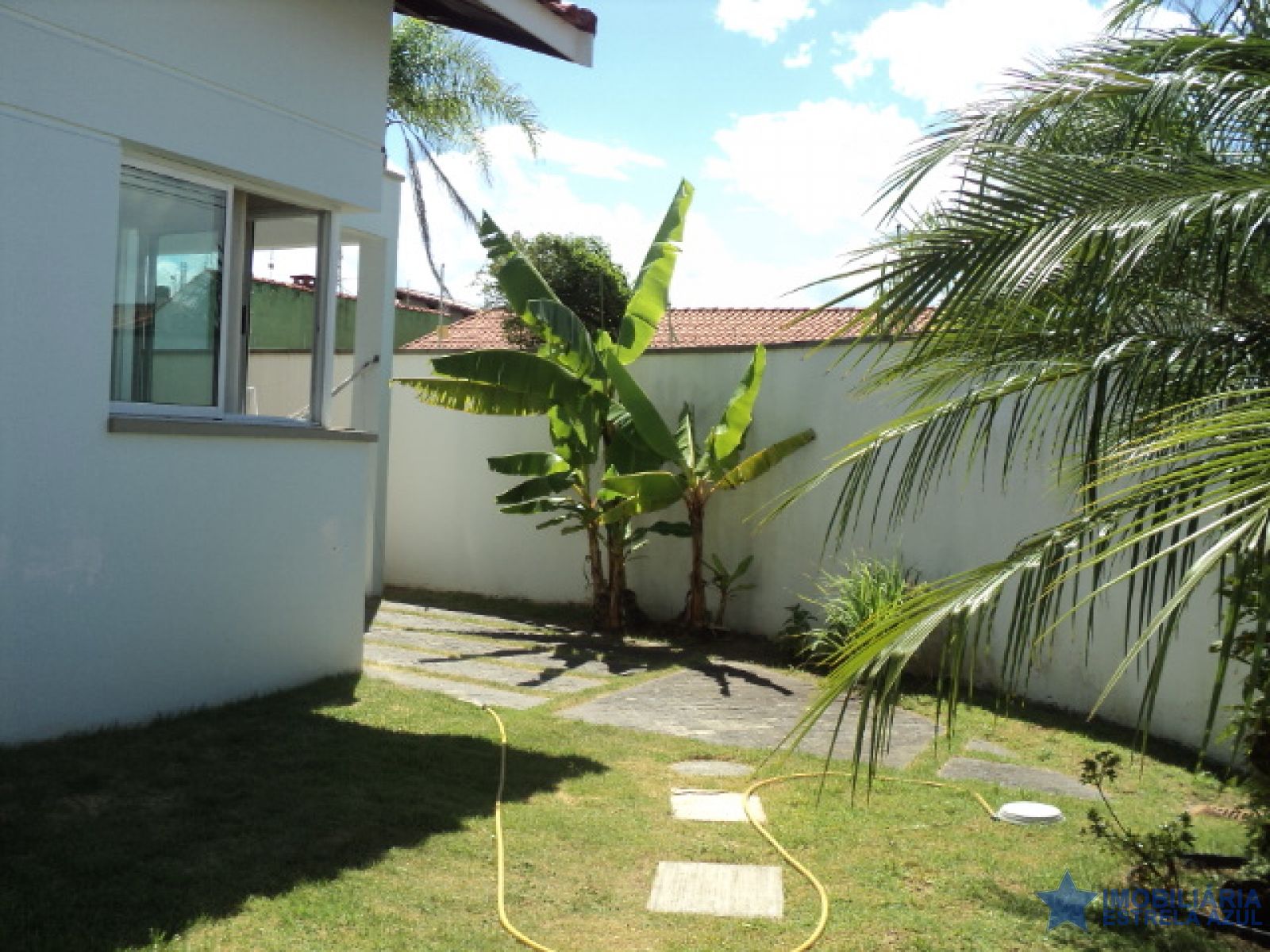 Casa para venda no bairro Jardim Imperador em Peruíbe