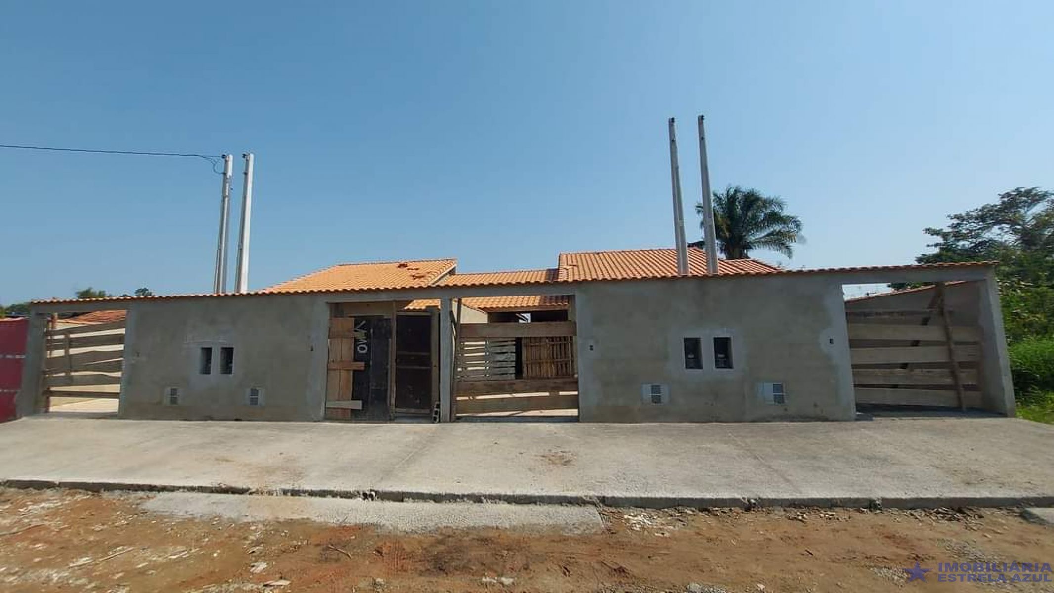 Casa para venda no bairro Jardim Somar em Peruíbe