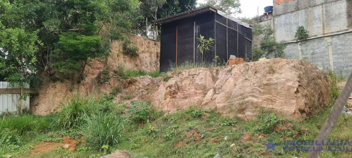 Terreno no bairro Jardim Montreal