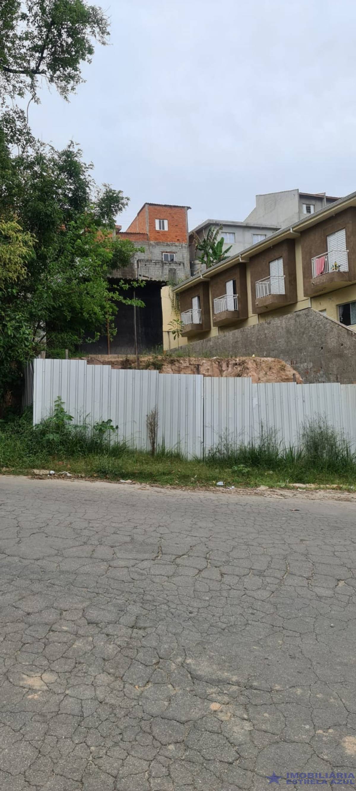 Terreno no bairro Jardim Montreal