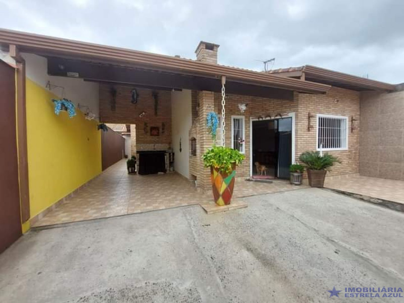 Casa para venda no bairro Estancia Sao Jose  em Peruíbe