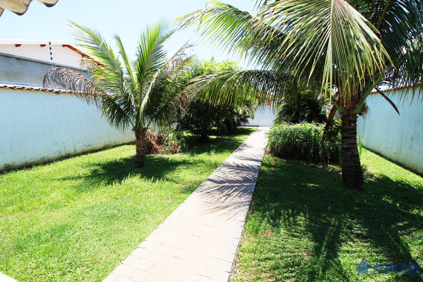 Casa para venda no bairro Jardim Imperador em Peruíbe