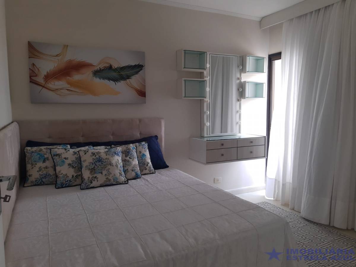 Apartamento no bairro Arpoador