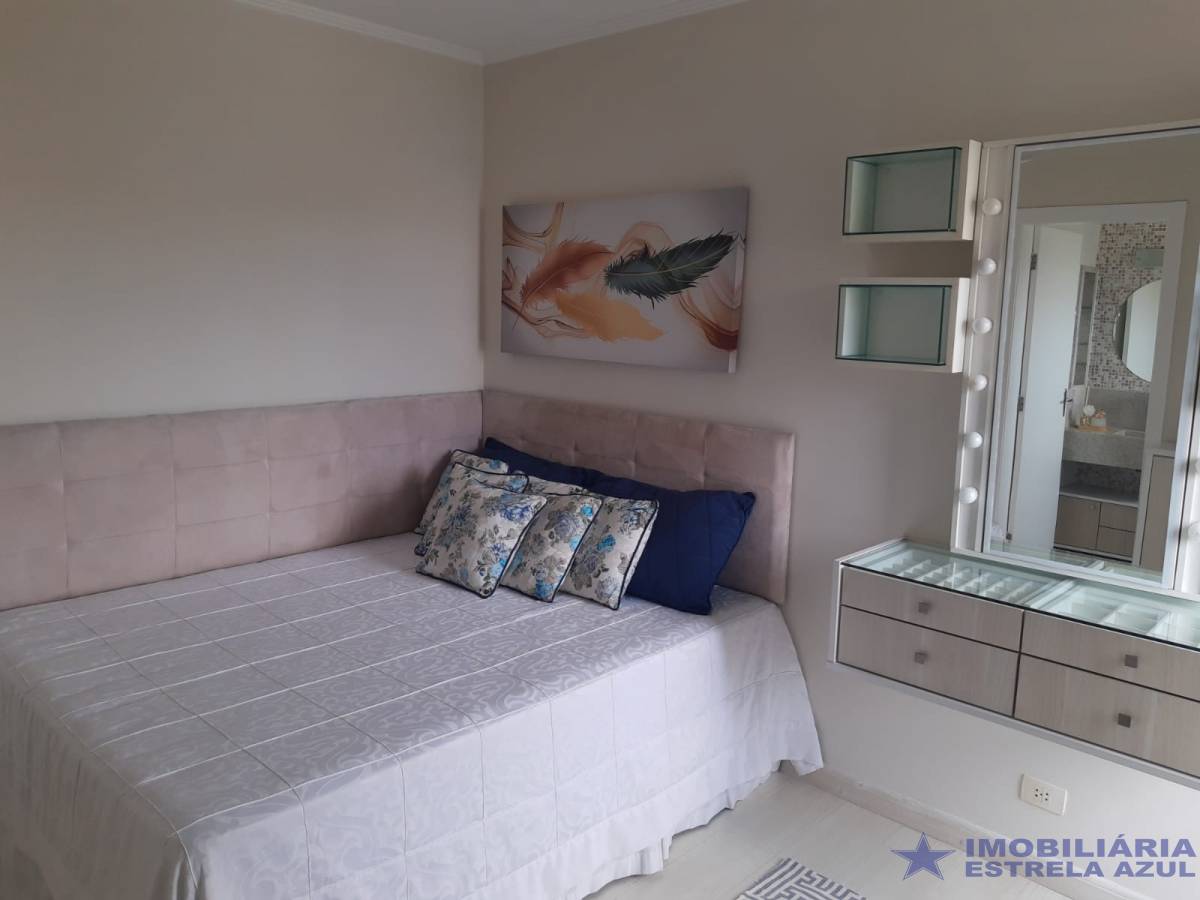 Apartamento no bairro Arpoador