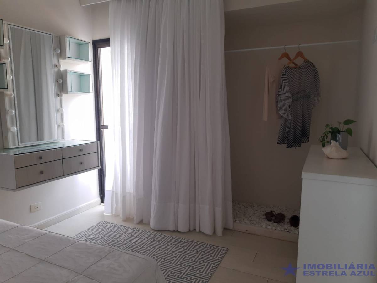 Apartamento no bairro Arpoador