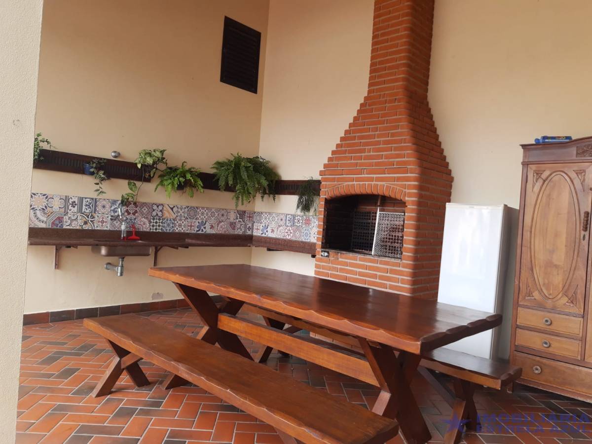 Apartamento no bairro Arpoador