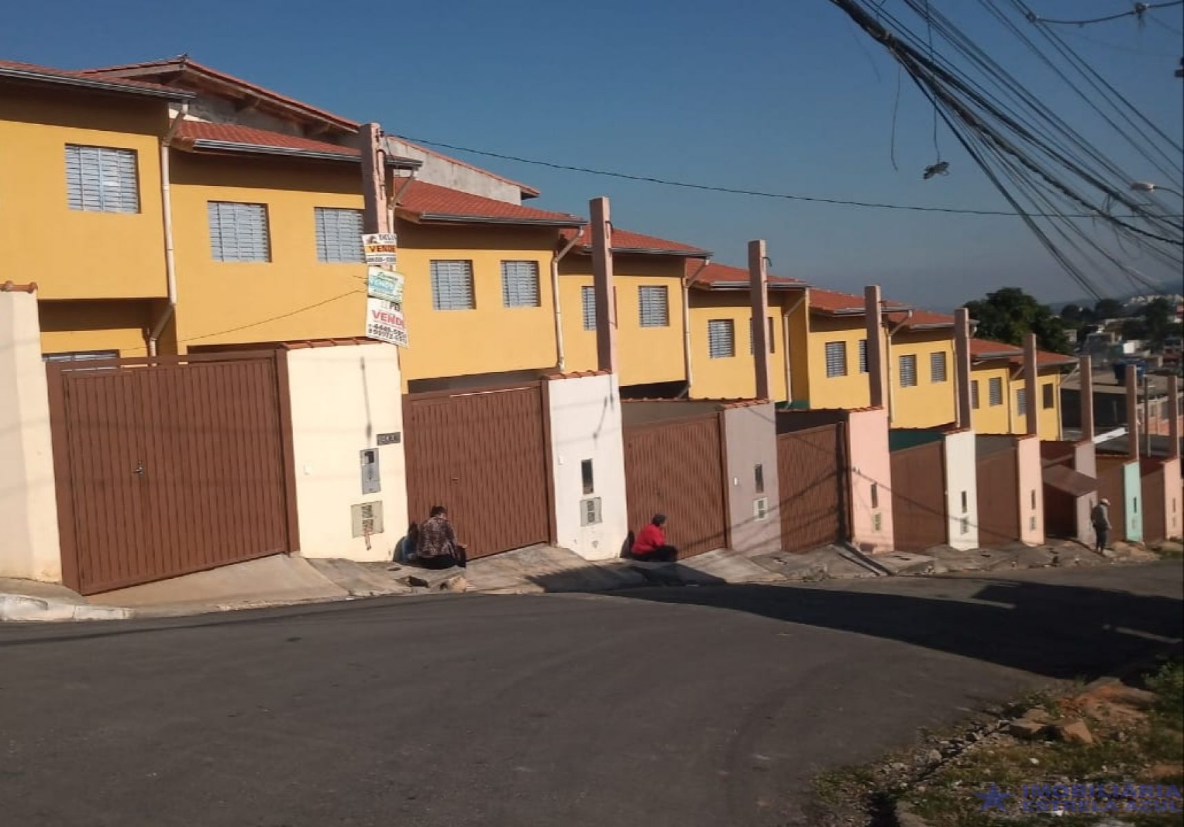Conjunto para venda no bairro Lago Azul em Franco da Rocha
