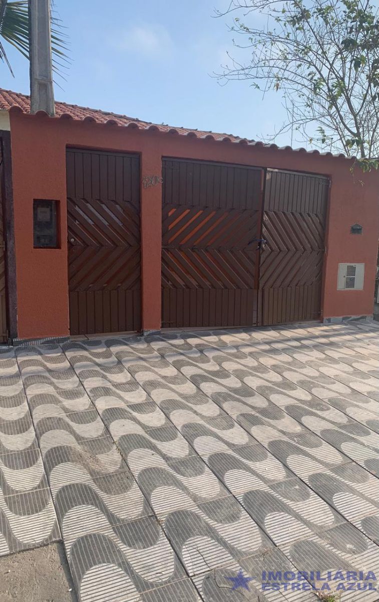 Casa para venda no bairro Balneário Guaraçai  em Itanhaém