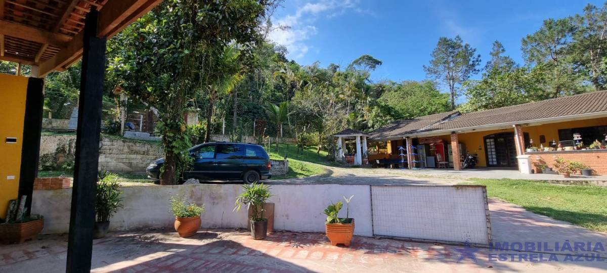 Sítio no bairro Martin Afonso 